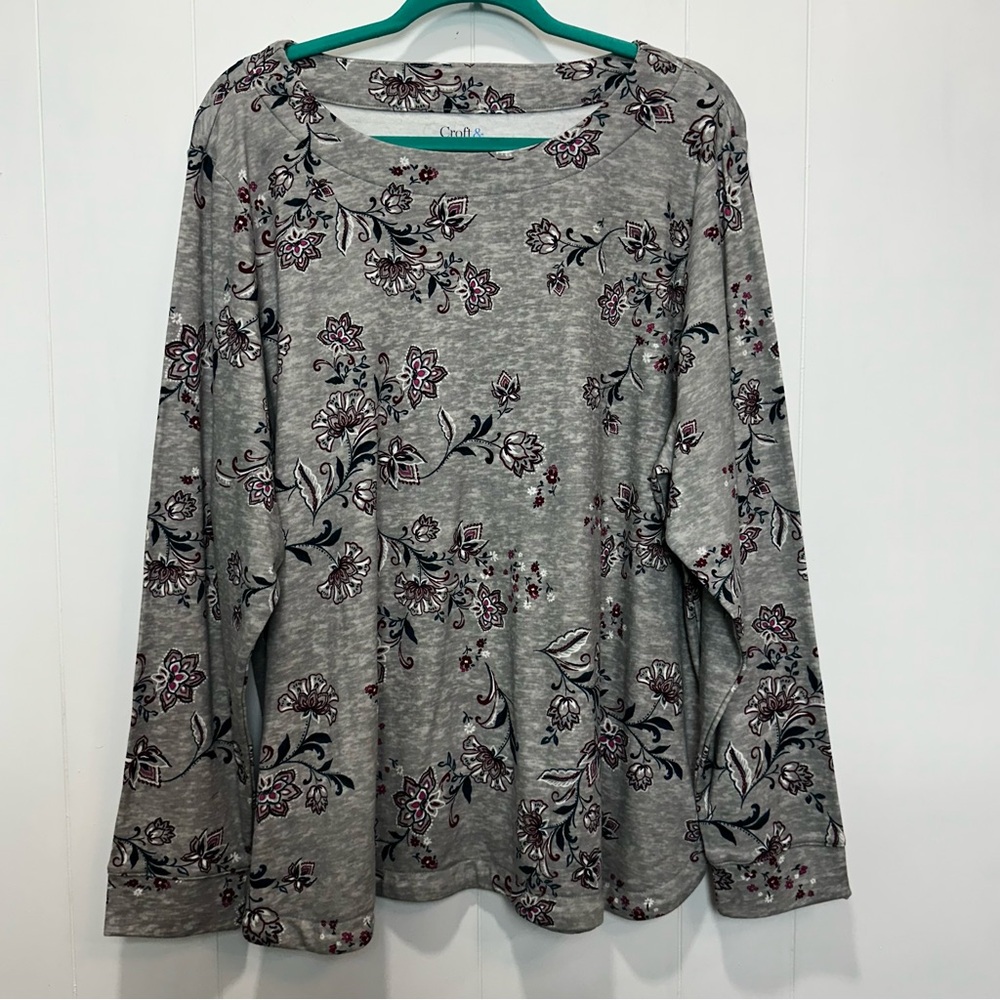 NWOT Croft & Barrow Gray Floral Boatneck knit floral top size 1X